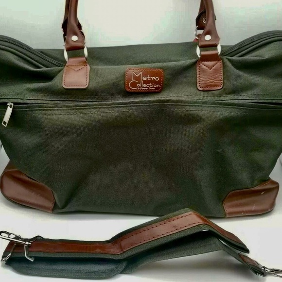 Bloomingdale’s METRO COLLECTION! Carry on Luggage Travel Bag w Leather Handles! - Picture 1 of 7